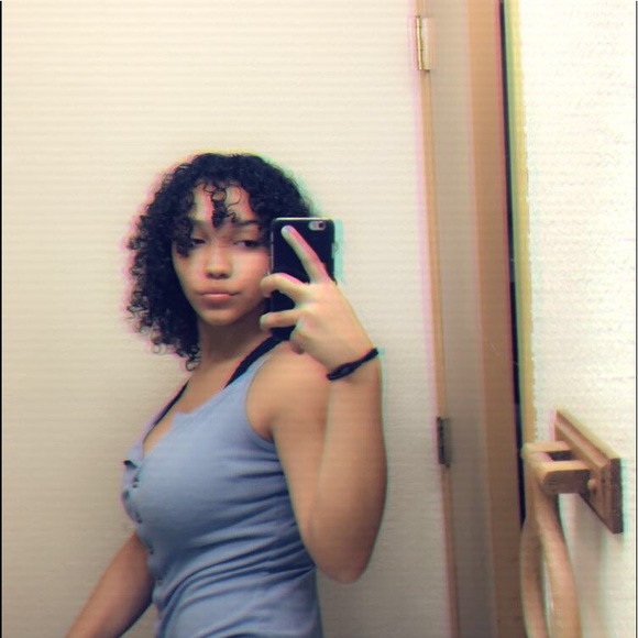 Meet your Posher, Pineapple - Picture 6 of 8